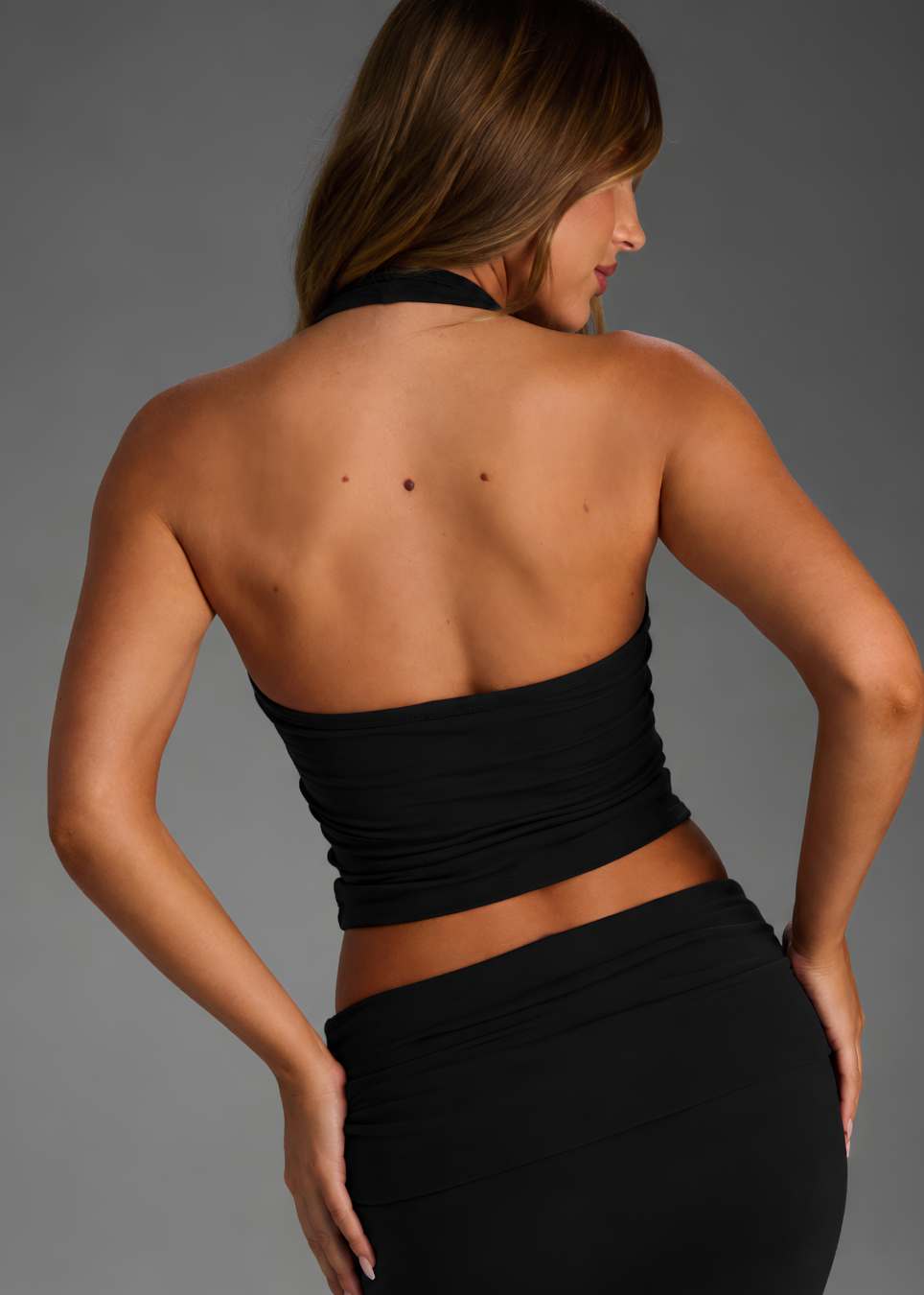 SOFT BLACK HALTER TOP
